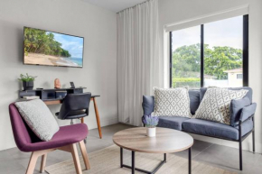 Free Parking apt with WiFi at Biscayne Park